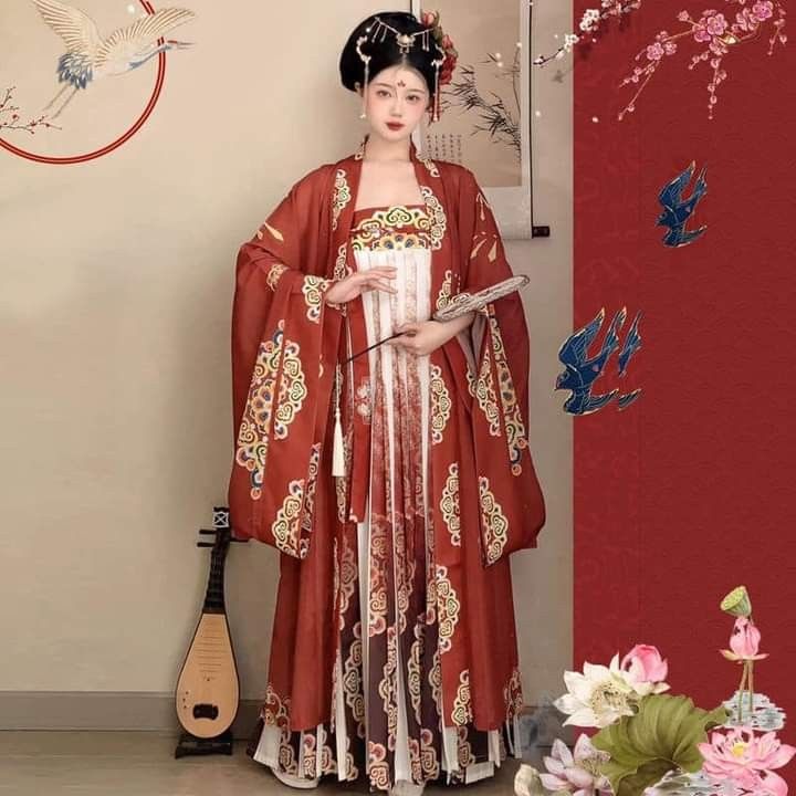 Embracing the Elegance of Chinese Womens Autumn-Winter Cheongsam Fashion