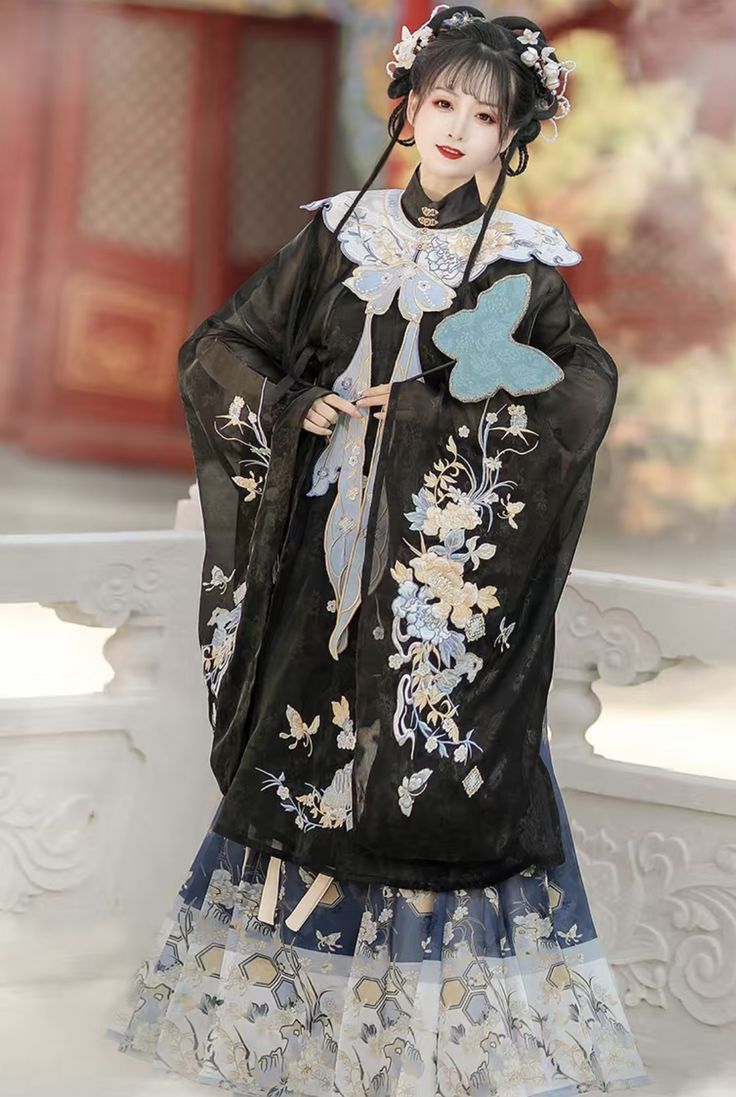 Plum Blossom Cheongsam:Embracing the Beauty of a Traditional Chinese Icon Plum Blossom Cheongsam:Embracing the Beauty of a Traditional Chinese Icon