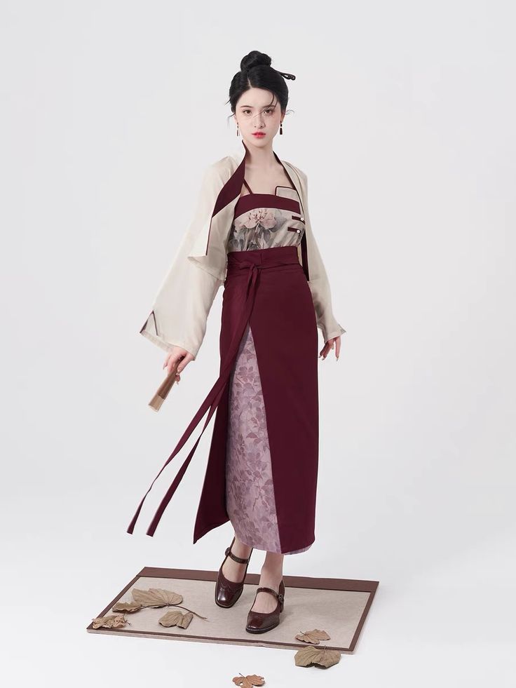 The Charm of Cheongsam and Low-heeled Shoes:A Cultural Fusion The Charm of Cheongsam and Low-heeled Shoes:A Cultural Fusion