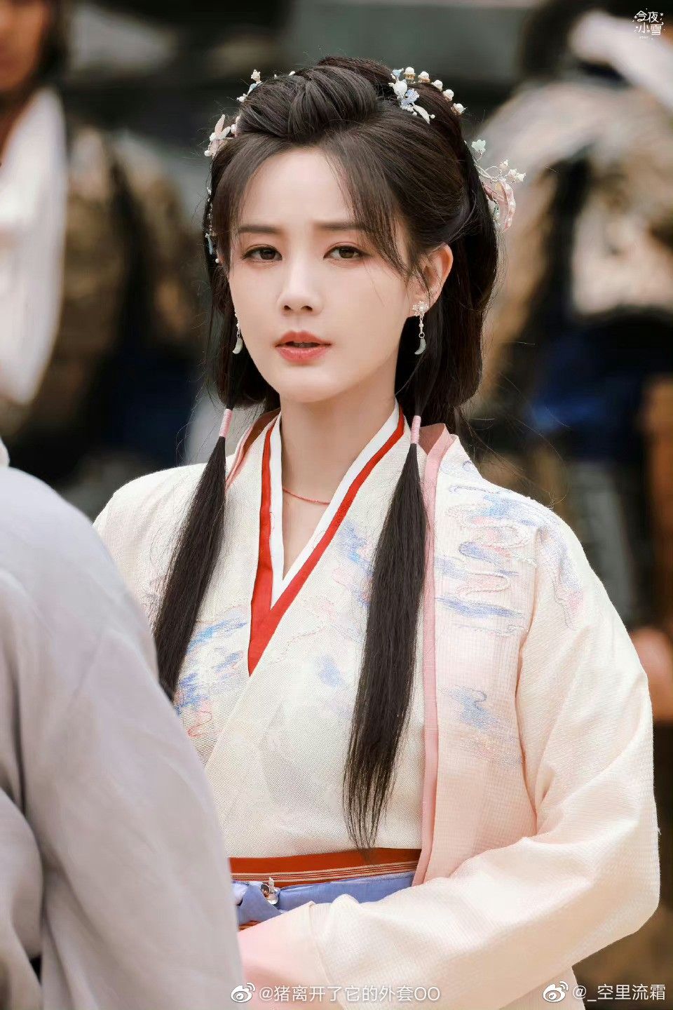 Traditional Chinese Style:Embellishing Your Maomin Dress with Accessories