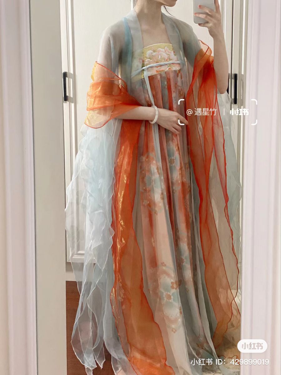 The Enchanting Beauty of Hanfu Cheongsam:A Tale of Qixiong Elegance The Enchanting Beauty of Hanfu Cheongsam:A Tale of Qixiong Elegance