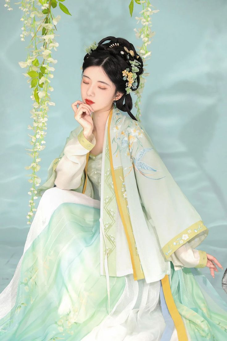 Winter Elegance in Laojun Mountain:Hanfu Fashion in the Snowy Landscapes Winter Elegance in Laojun Mountain:Hanfu Fashion in the Snowy Landscapes