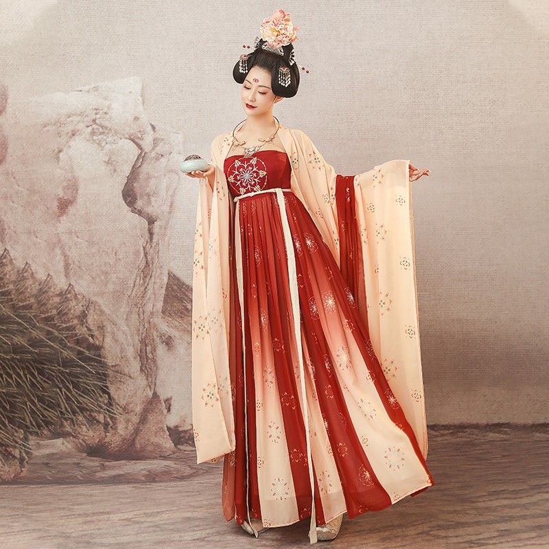 Vintage Charm:The Allure of Fengming Jiongjuns Qipao Style Vintage Charm:The Allure of Fengming Jiongjuns Qipao Style