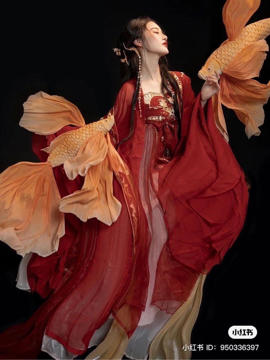 The Splendor of Tang-Style Headdresses in Hanfu Culture The Splendor of Tang-Style Headdresses in Hanfu Culture