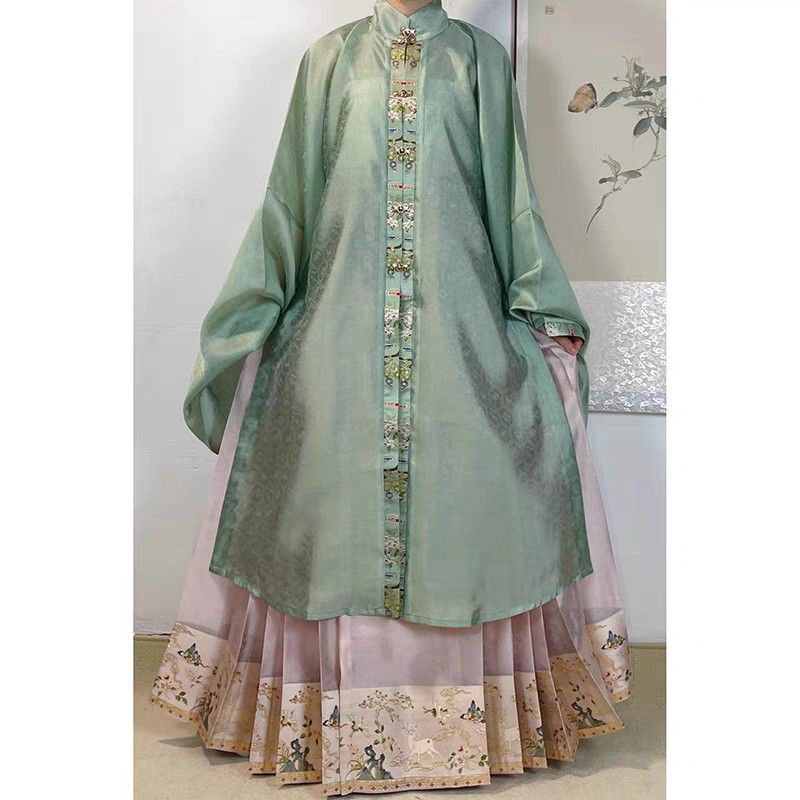 Affordable Authentic Hanfu Qixiong:The Rise of Hanfu Culture at白菜价