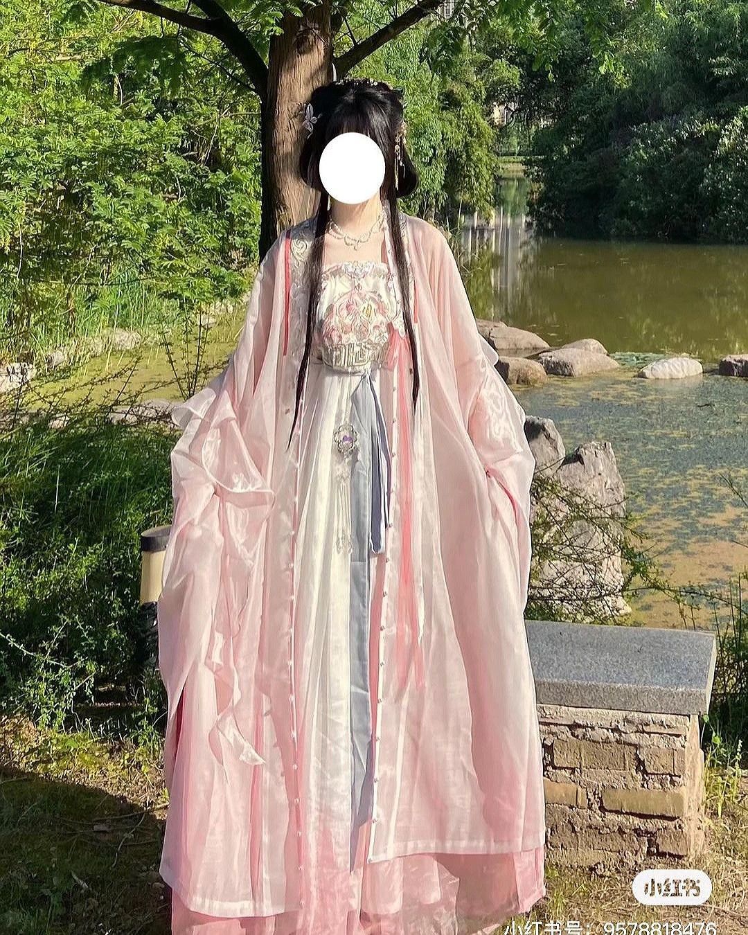 Starry River Harmony:The Story of Chen Sanyuans Ma-Mian Skirt and Its Cultural Significance Starry River Harmony:The Story of Chen Sanyuans Ma-Mian Skirt and Its Cultural Significance