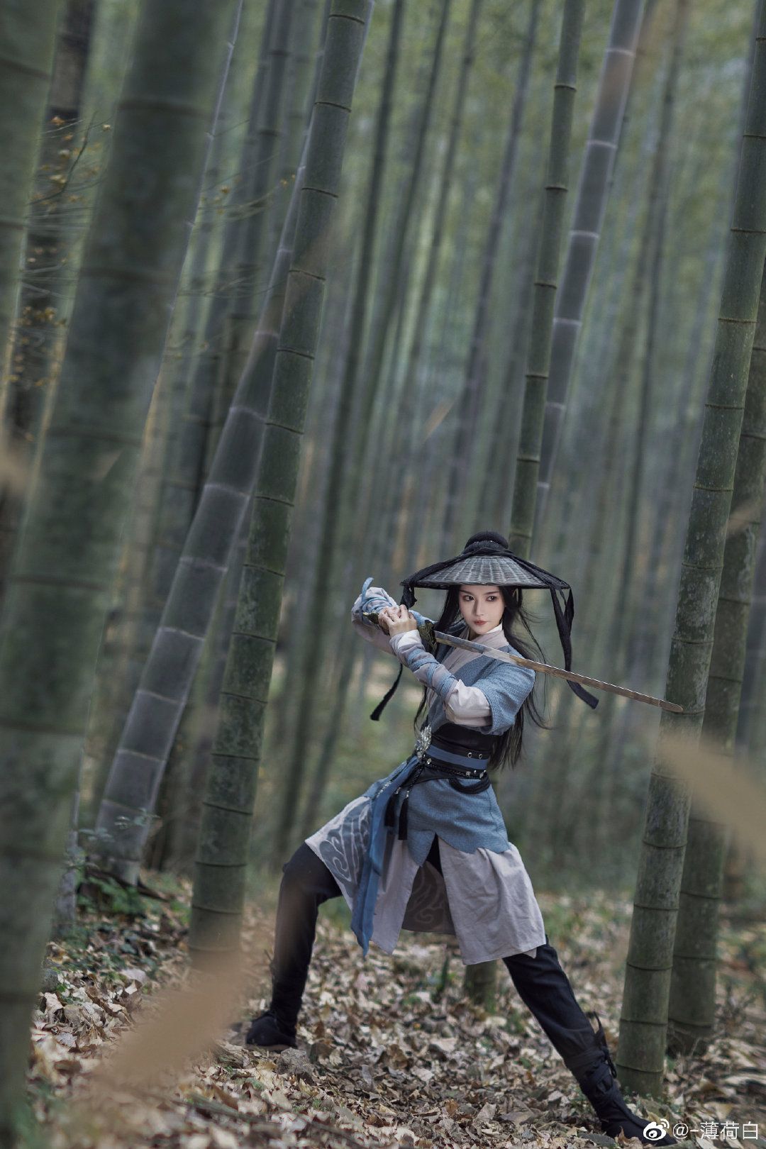The Hidden Depths of Hanfu:The Intriguing World of a Belly-Up Cultural Icon The Hidden Depths of Hanfu:The Intriguing World of a Belly-Up Cultural Icon