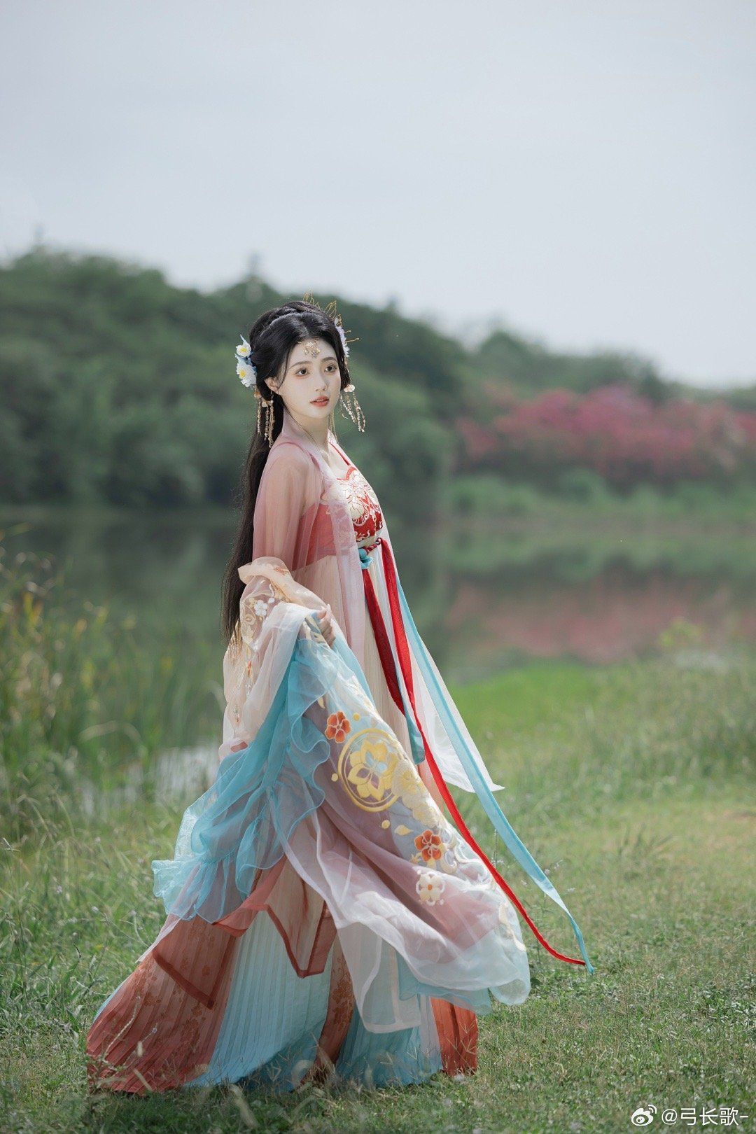 Winter Elegance:The Charm of Eight-Pointed Horseface Skirt in the Cold Season Winter Elegance:The Charm of Eight-Pointed Horseface Skirt in the Cold Season
