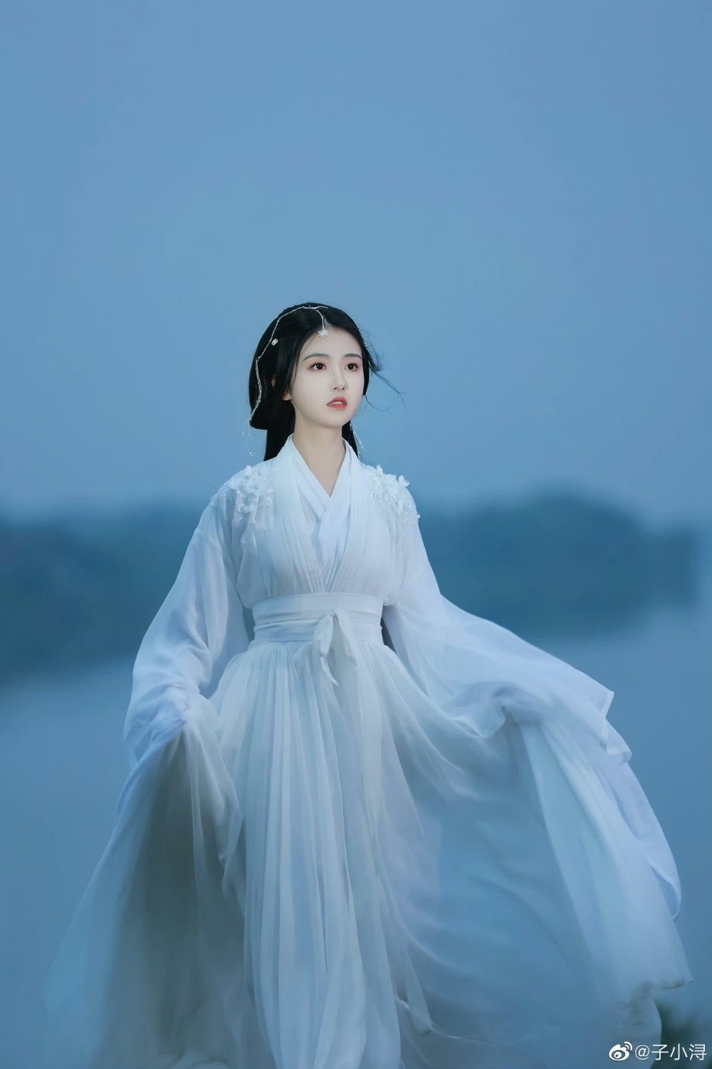 The Elegance of Hanfu Women:A Blend of Chinese Heritage in Two-Piece Fashion The Elegance of Hanfu Women:A Blend of Chinese Heritage in Two-Piece Fashion