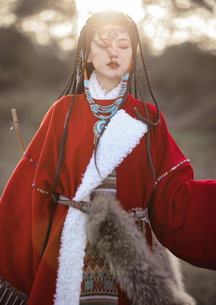 Traditional Hanfu Wedding:The Story of the Bride and Groom Traditional Hanfu Wedding:The Story of the Bride and Groom
