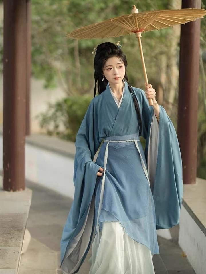 Exploring the World of Ancient-Style Bags and Hanfu Fashion