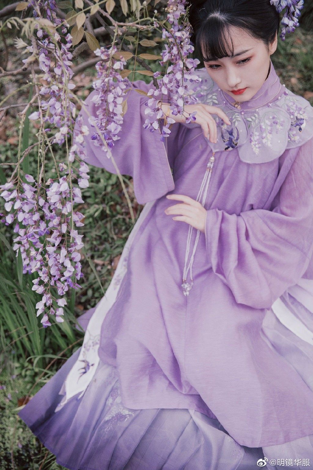 The Enchantment of Purple-Blue Hanfu:Unveiling the Traditional Beauty of Chinese Cultural Clothing The Enchantment of Purple-Blue Hanfu:Unveiling the Traditional Beauty of Chinese Cultural Clothing