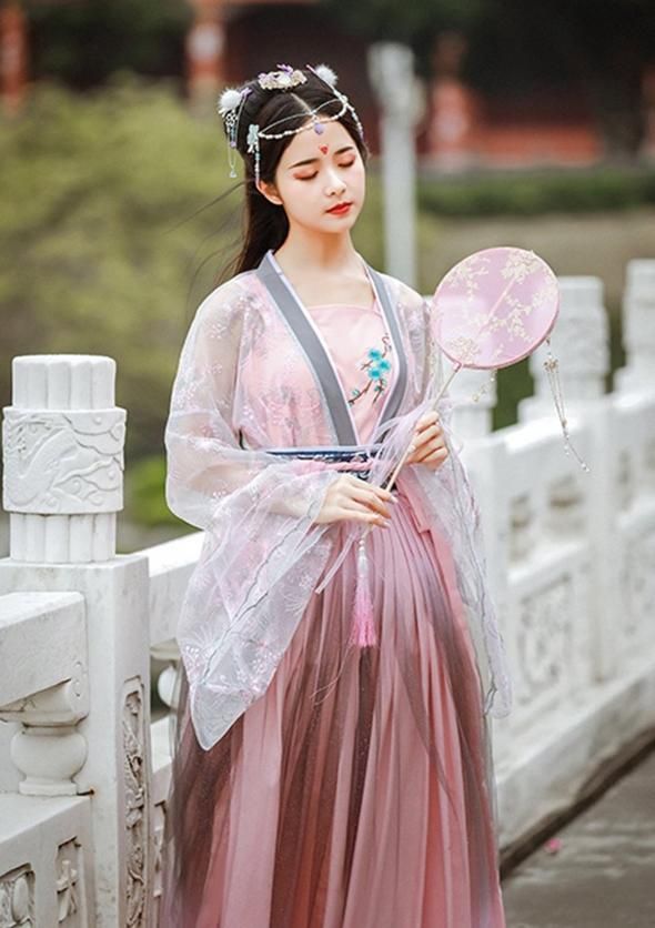 Summer Style:The Short and Thin Horseface Skirt Summer Style:The Short and Thin Horseface Skirt