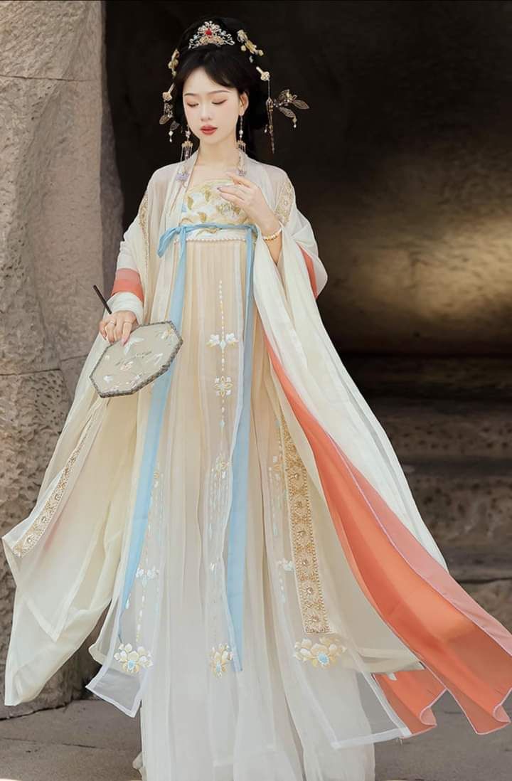 Little Girls in Traditional Chinese Fashion:The Rise of Hanfu Pants Little Girls in Traditional Chinese Fashion:The Rise of Hanfu Pants