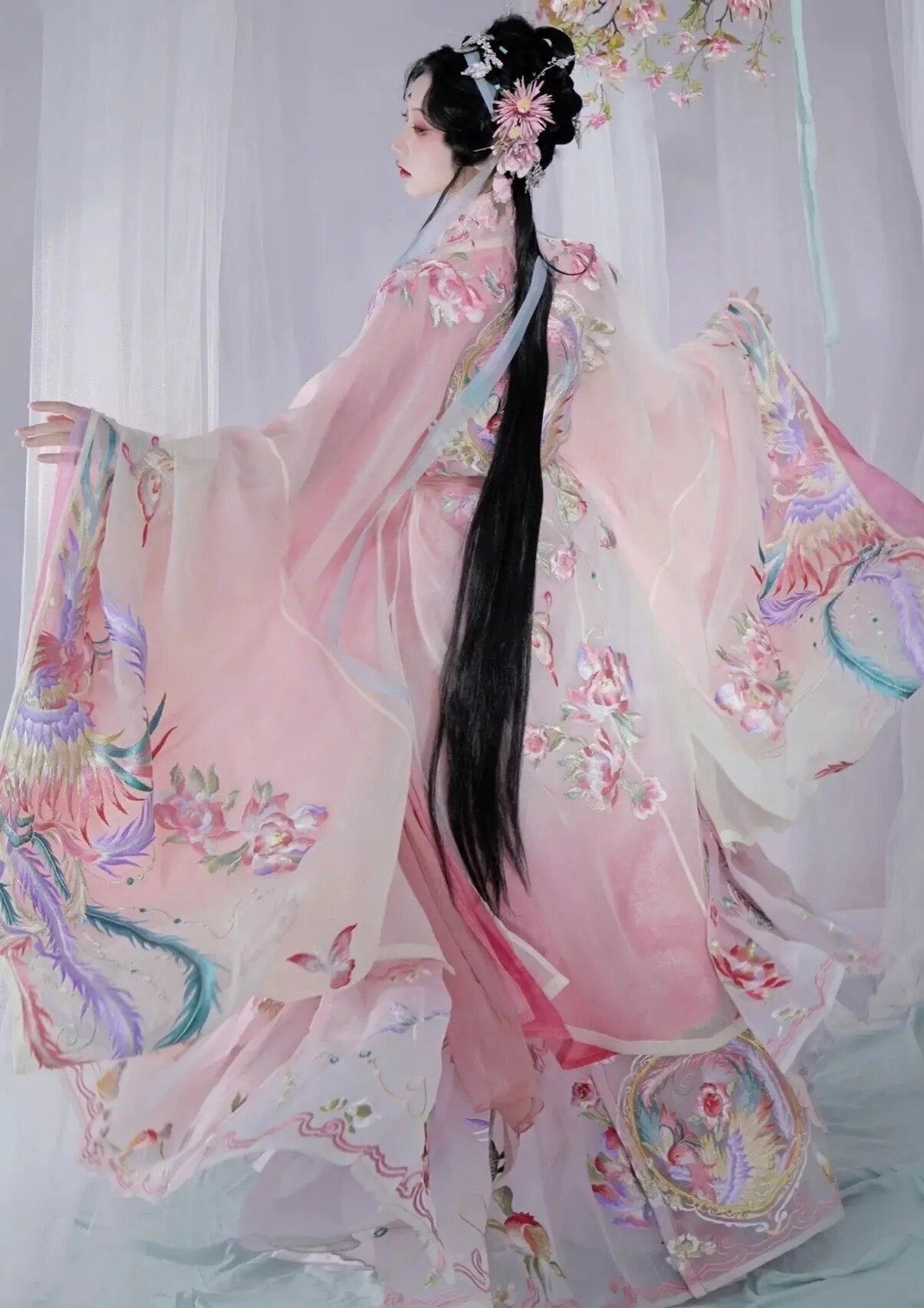 Summer Hanfu Fashion for Women:The Allure of Traditional Chinese Elegance Summer Hanfu Fashion for Women:The Allure of Traditional Chinese Elegance