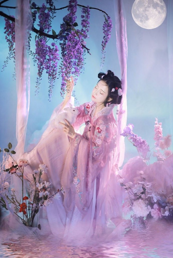 The Rise of Modern Chinese Traditional Horseback Skirt and its Bridal Top The Rise of Modern Chinese Traditional Horseback Skirt and its Bridal Top
