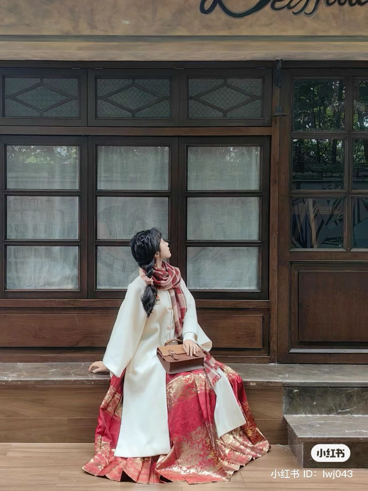 The Splendor of Headdresses in the Hanfu Fashion of the Wei and Jin Dynasties The Splendor of Headdresses in the Hanfu Fashion of the Wei and Jin Dynasties