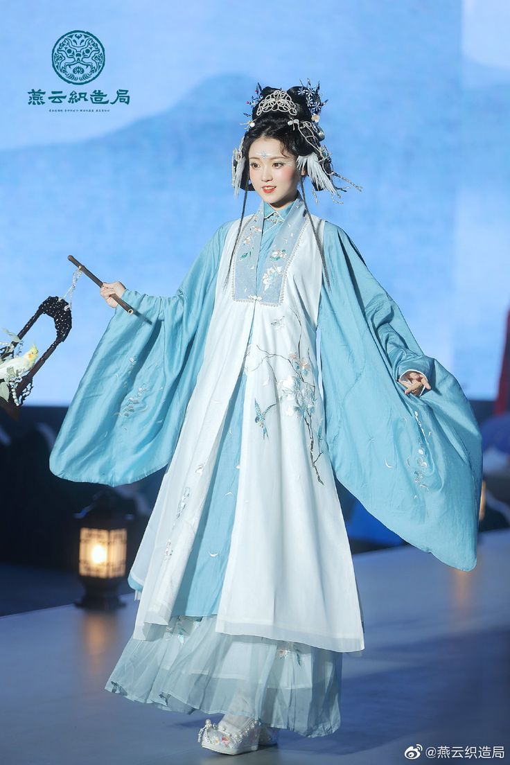 Reflections on the Beauty of Traditional Chinese Hanfu:The Cultural Journey of Silk and Elegance Reflections on the Beauty of Traditional Chinese Hanfu:The Cultural Journey of Silk and Elegance
