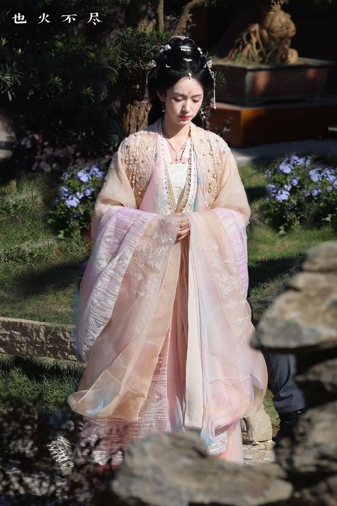The Splendid Bloom of Hanfu Headdress:The Story of Xiaohua