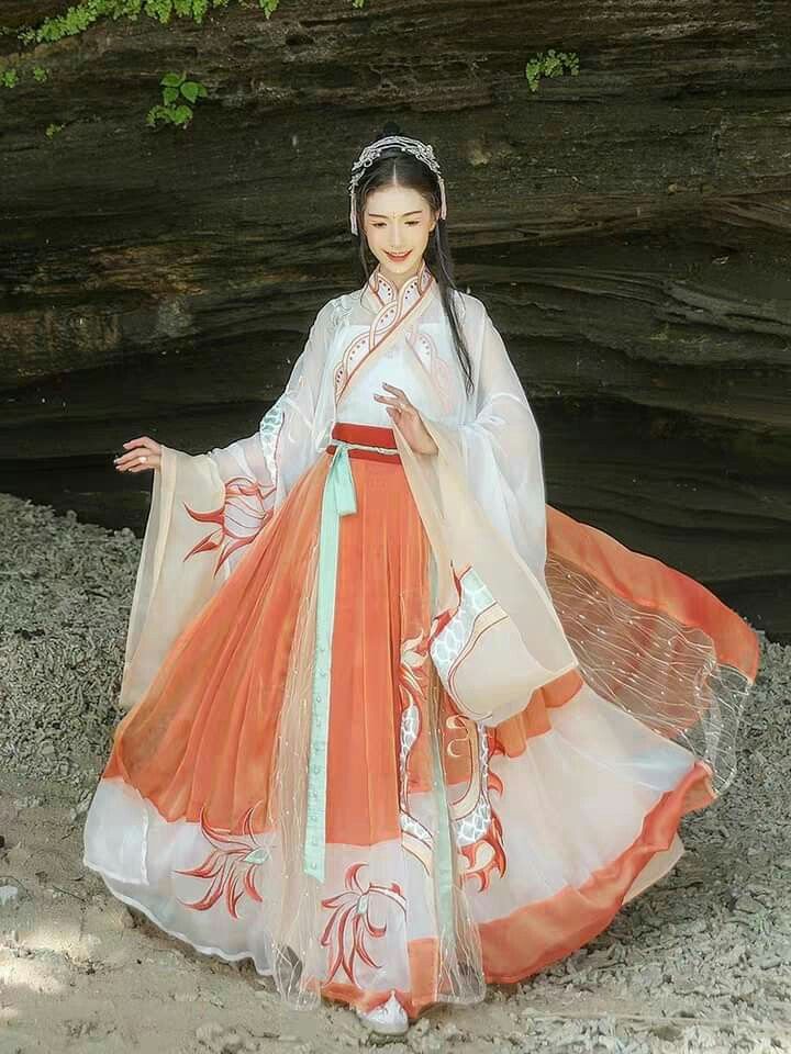 Traditional Elegance:Matching Shoes for Womens Tangzhuang 唐装) Traditional Elegance:Matching Shoes for Womens Tangzhuang 唐装)