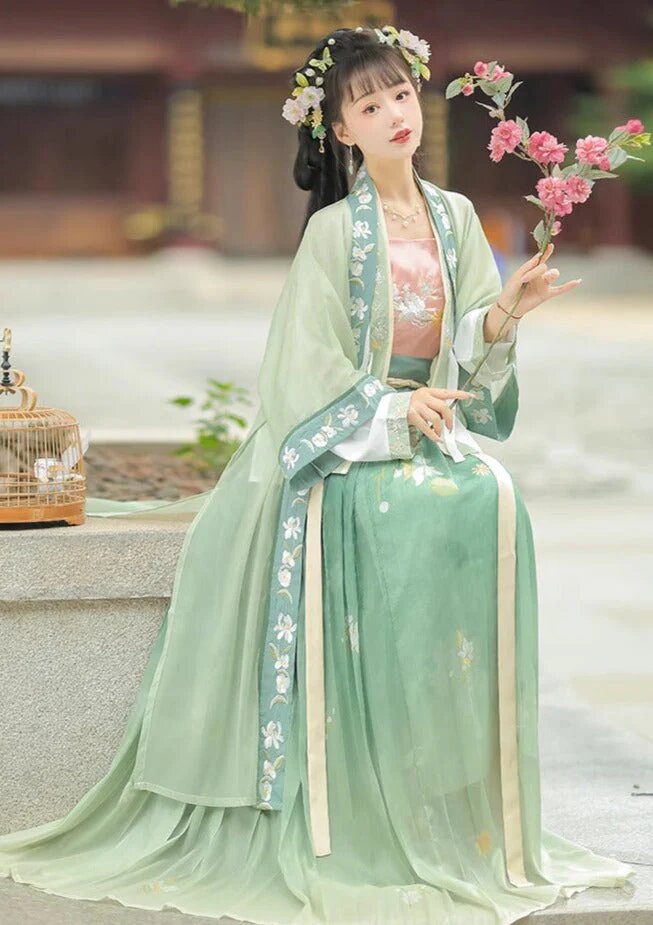 The Bride in Traditional Hanfu Wedding Gown The Bride in Traditional Hanfu Wedding Gown