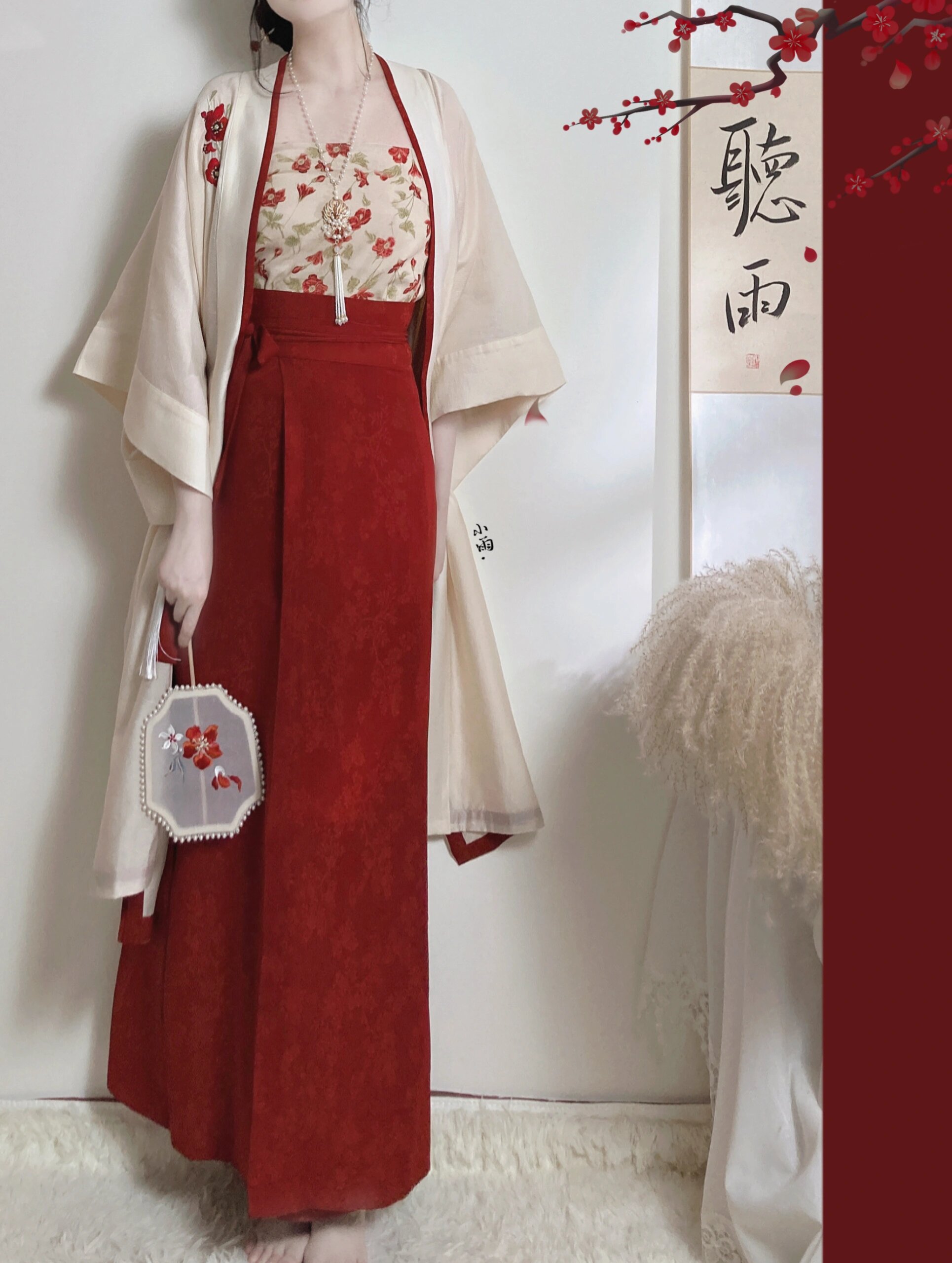 Luxury Brand Golden Silk Qipao:Embracing Traditional Elegance with Modern Glamour Luxury Brand Golden Silk Qipao:Embracing Traditional Elegance with Modern Glamour