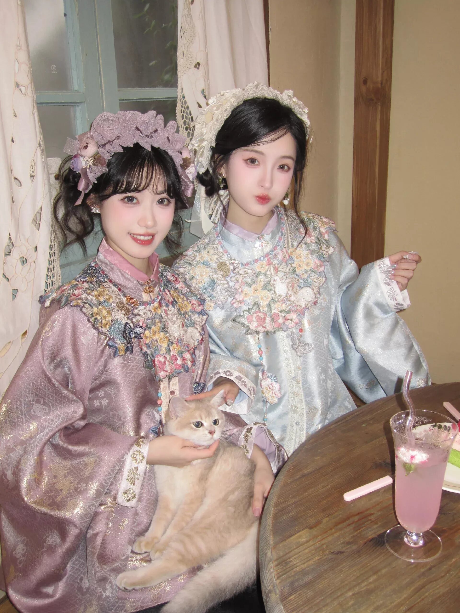 Traditional Chinese Childrens Tang Pants:A Fashionable and Cultural Blend Traditional Chinese Childrens Tang Pants:A Fashionable and Cultural Blend