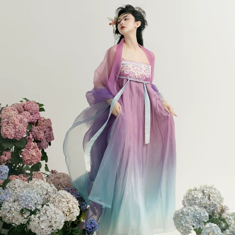 小个子女士的旗袍魅力,时尚与传统的完美结合 小个子女士的旗袍魅力,时尚与传统的完美结合