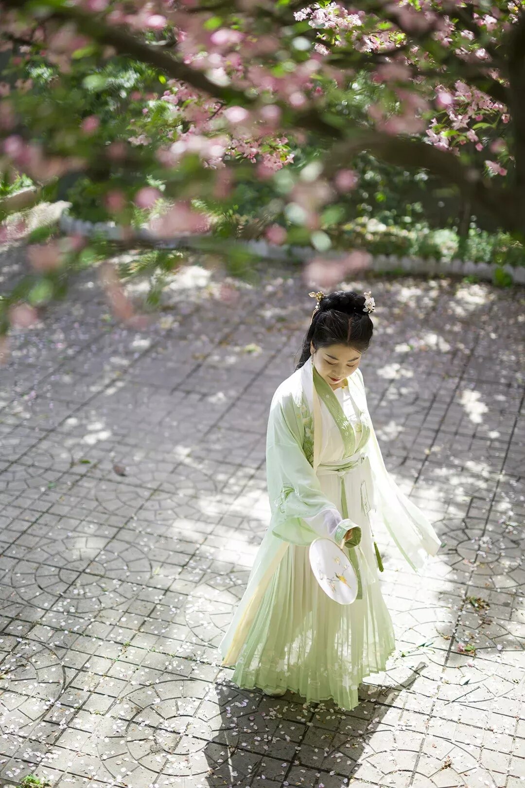 Hanfu Fashion:Exploring the Ancient Charm of Chinese Ethnic Wear for Children at Age Eight Hanfu Fashion:Exploring the Ancient Charm of Chinese Ethnic Wear for Children at Age Eight