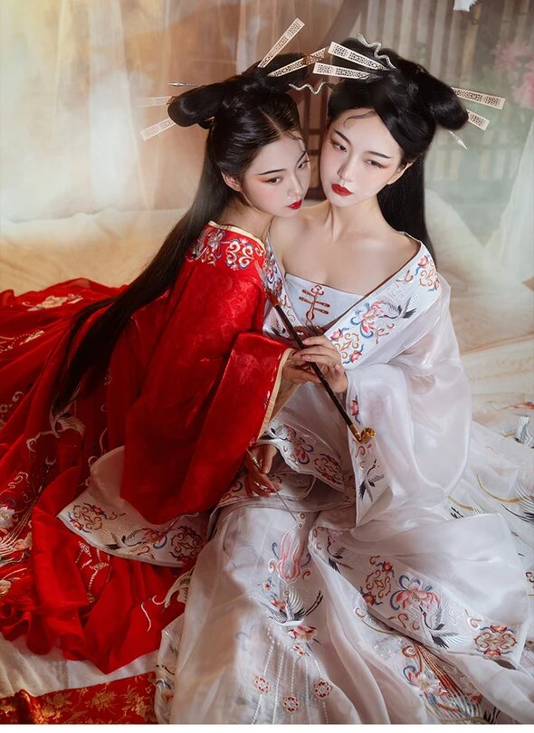The Revival of Hanfu Culture:The Role of Archery as a Symbolic Accessory The Revival of Hanfu Culture:The Role of Archery as a Symbolic Accessory