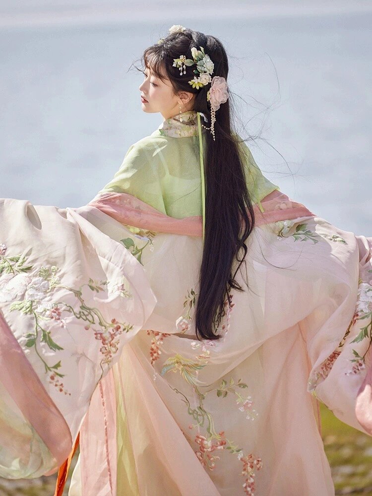 Childrens Cheongsam Dress:A Traditional Elegance for Little Girls Childrens Cheongsam Dress:A Traditional Elegance for Little Girls