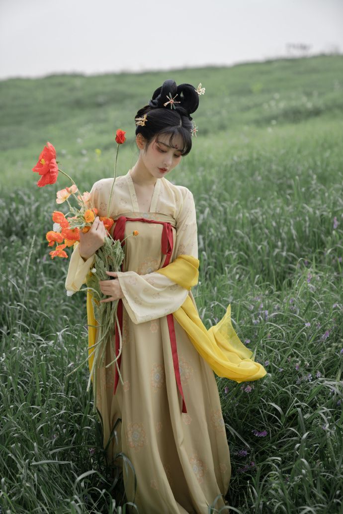 A Purple Hanfu Skirt:Embracing the Beauty of Traditional Chinese Fashion A Purple Hanfu Skirt:Embracing the Beauty of Traditional Chinese Fashion