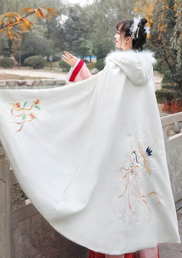 Summer Comfort in Micro-Curvy Hanfu Clothing with Organic Cotton Blouses Summer Comfort in Micro-Curvy Hanfu Clothing with Organic Cotton Blouses