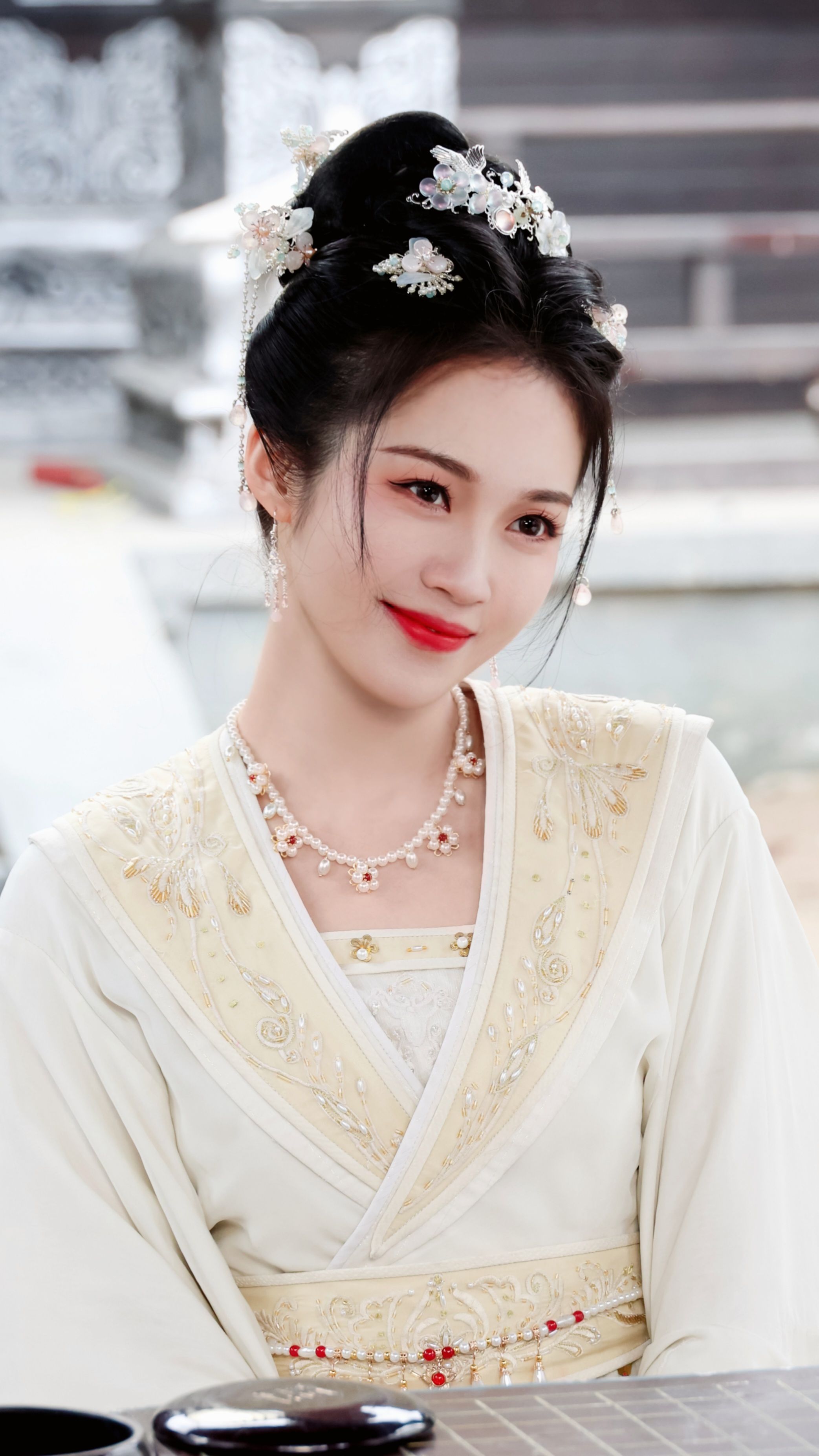 Chao Countys Hanfu Fashion:A Fairy-Inspired Ancient Style in Full Bloom Chao Countys Hanfu Fashion:A Fairy-Inspired Ancient Style in Full Bloom