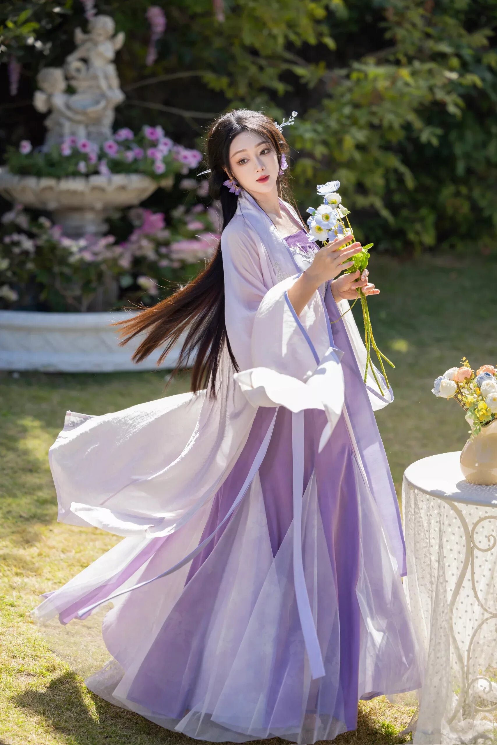 The Tang-Style Hanfu Shoes:A Journey into Traditional Chinese Footwear The Tang-Style Hanfu Shoes:A Journey into Traditional Chinese Footwear
