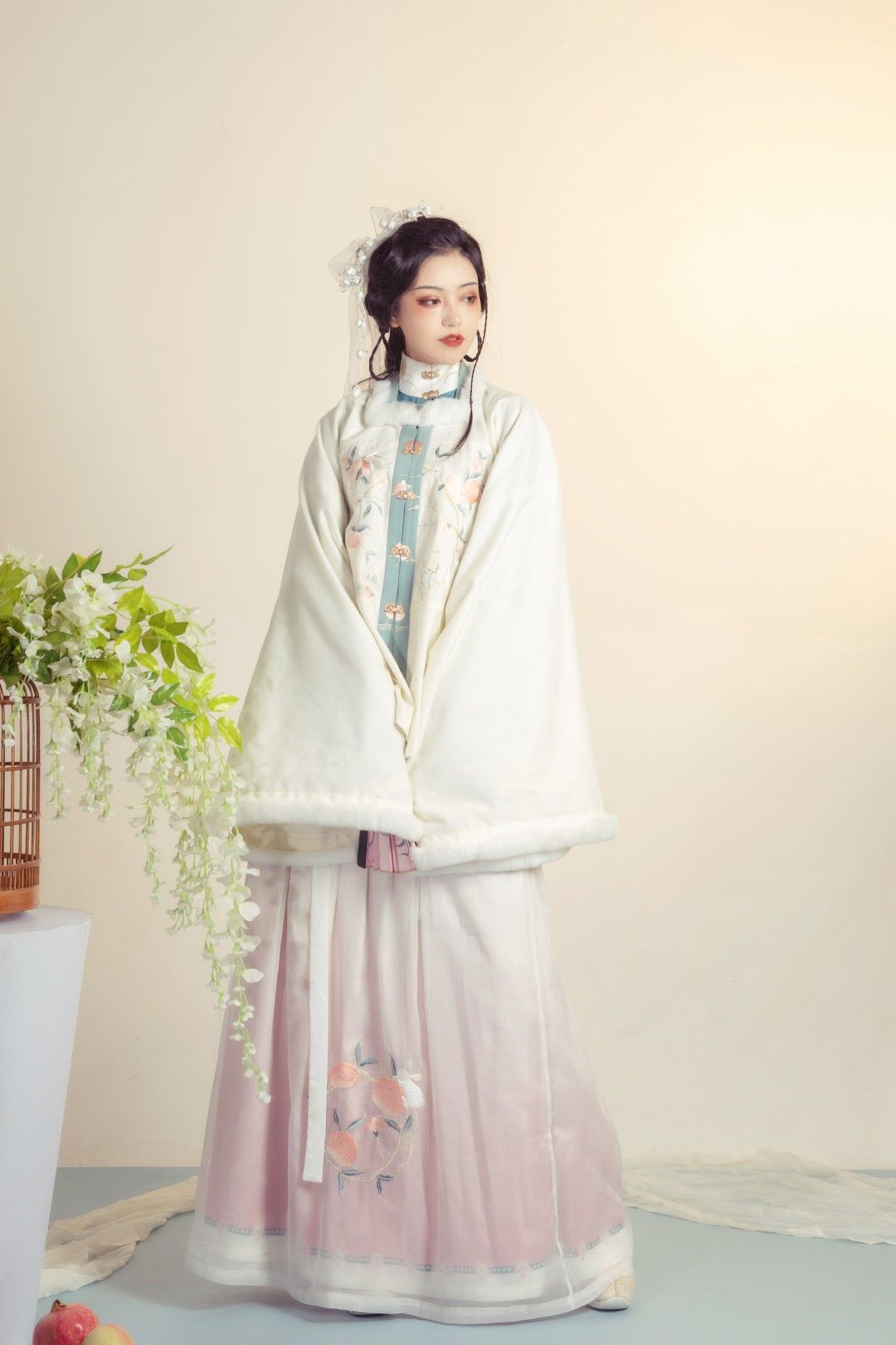 Autumn Winter Red Tang Suit for Lovers:A Blend of Tradition and Romance Autumn Winter Red Tang Suit for Lovers:A Blend of Tradition and Romance