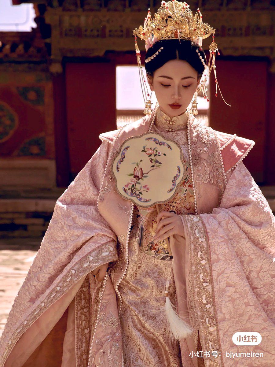 Innovative Long-袖 Quipão Styles for Spring-Autumn 2024 Innovative Long-袖 Quipão Styles for Spring-Autumn 2024