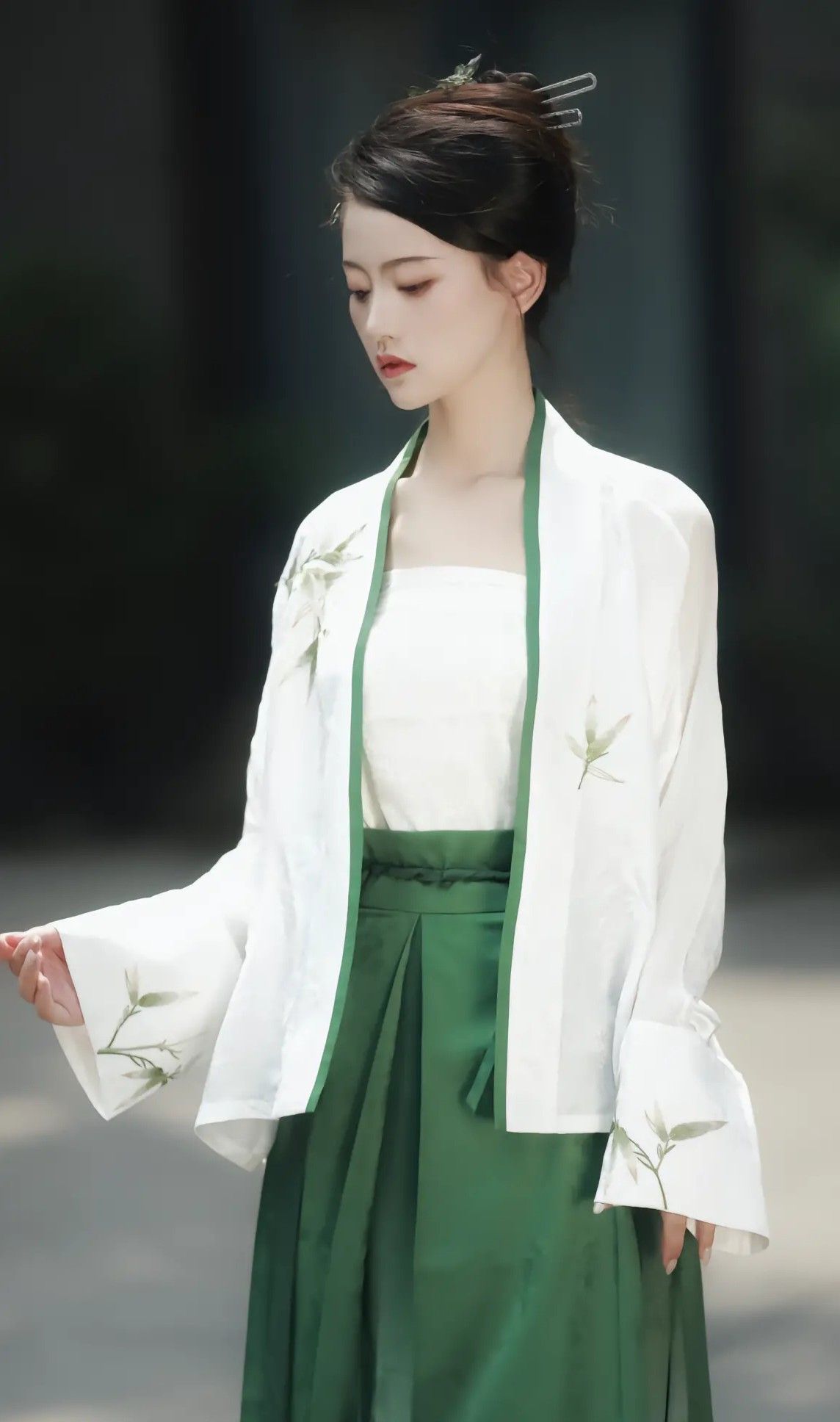 Elegant Chinese Cheongsam Jackets:A Blend of Tradition and Modernity