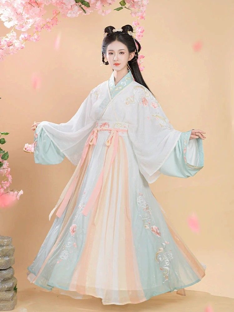 Summer 2021:The New Wave of Qipao Fashion Summer 2021:The New Wave of Qipao Fashion