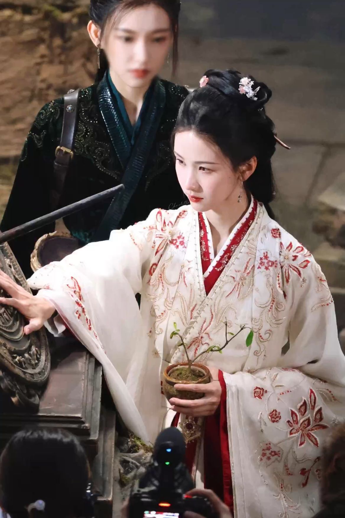 The Inner衬裤 of the Horseface Skirt:A Closer Look into Traditional Chinese Clothing The Inner衬裤 of the Horseface Skirt:A Closer Look into Traditional Chinese Clothing