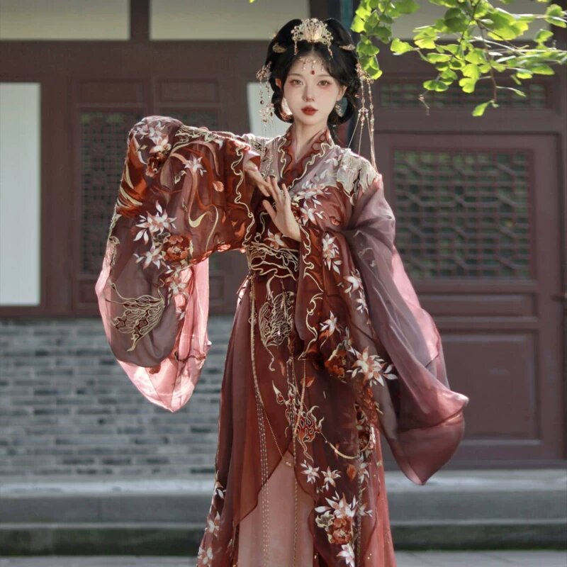 Ancient-Style Hanfu Shoes for Women:A Glimpse into the Glamor of Traditional Chinese Footwear Ancient-Style Hanfu Shoes for Women:A Glimpse into the Glamor of Traditional Chinese Footwear