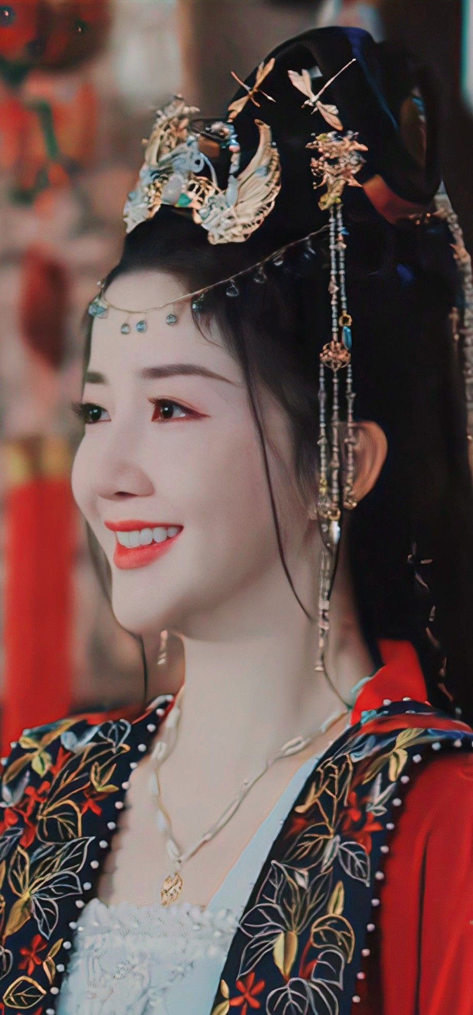 Elegant Aristocracy:The Rise of Chinese Traditional Fashion in Modern High-End Hanfu for Women Elegant Aristocracy:The Rise of Chinese Traditional Fashion in Modern High-End Hanfu for Women