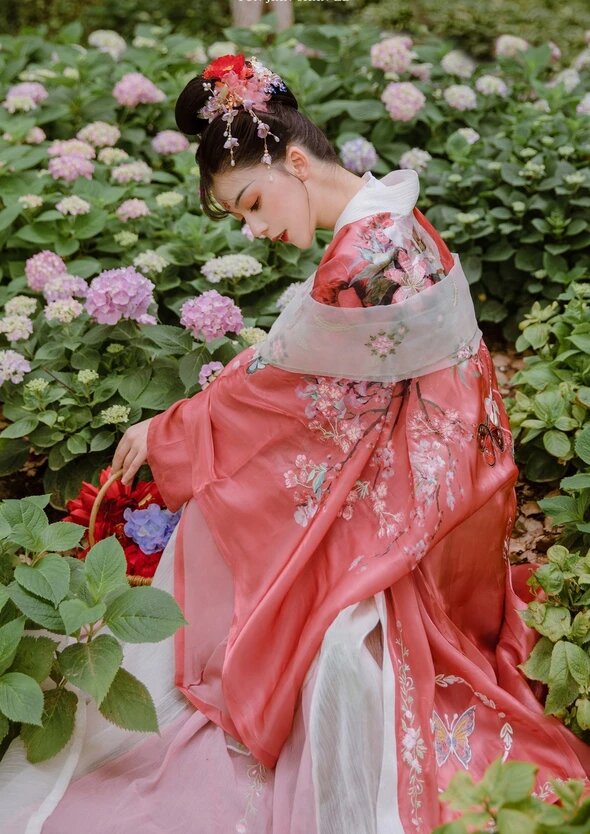 A Celebration of Lunar New Year:The Splendor of Traditional Hanfu Shoes A Celebration of Lunar New Year:The Splendor of Traditional Hanfu Shoes