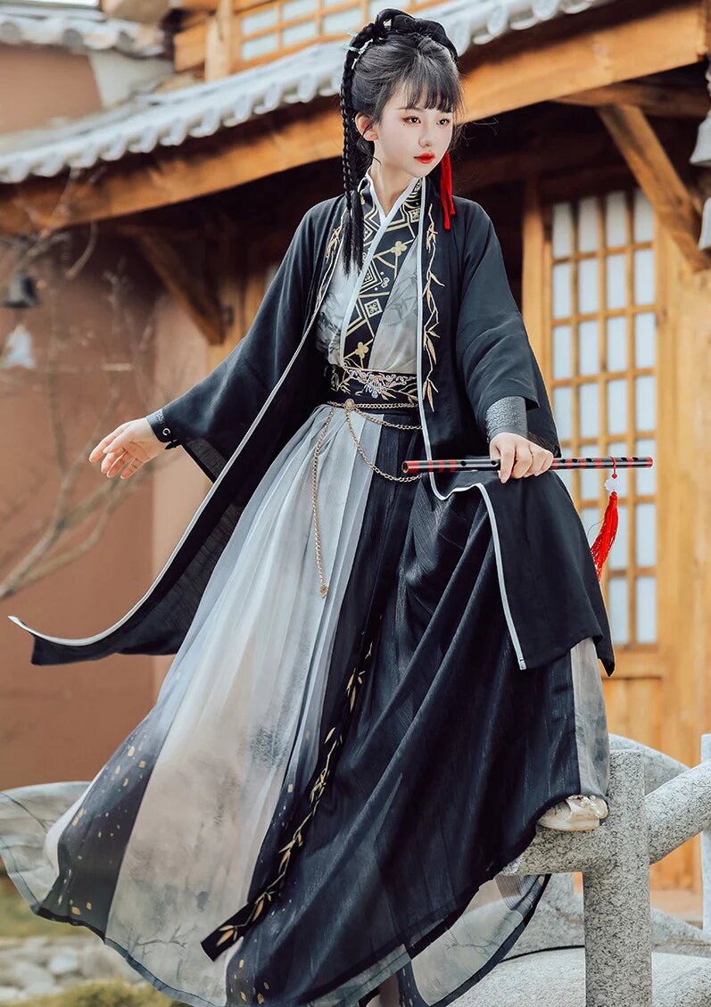 Elegant Womens Qipao Dress:A Blend of Tradition and Modernity in Long-Sleeved Quality Elegant Womens Qipao Dress:A Blend of Tradition and Modernity in Long-Sleeved Quality