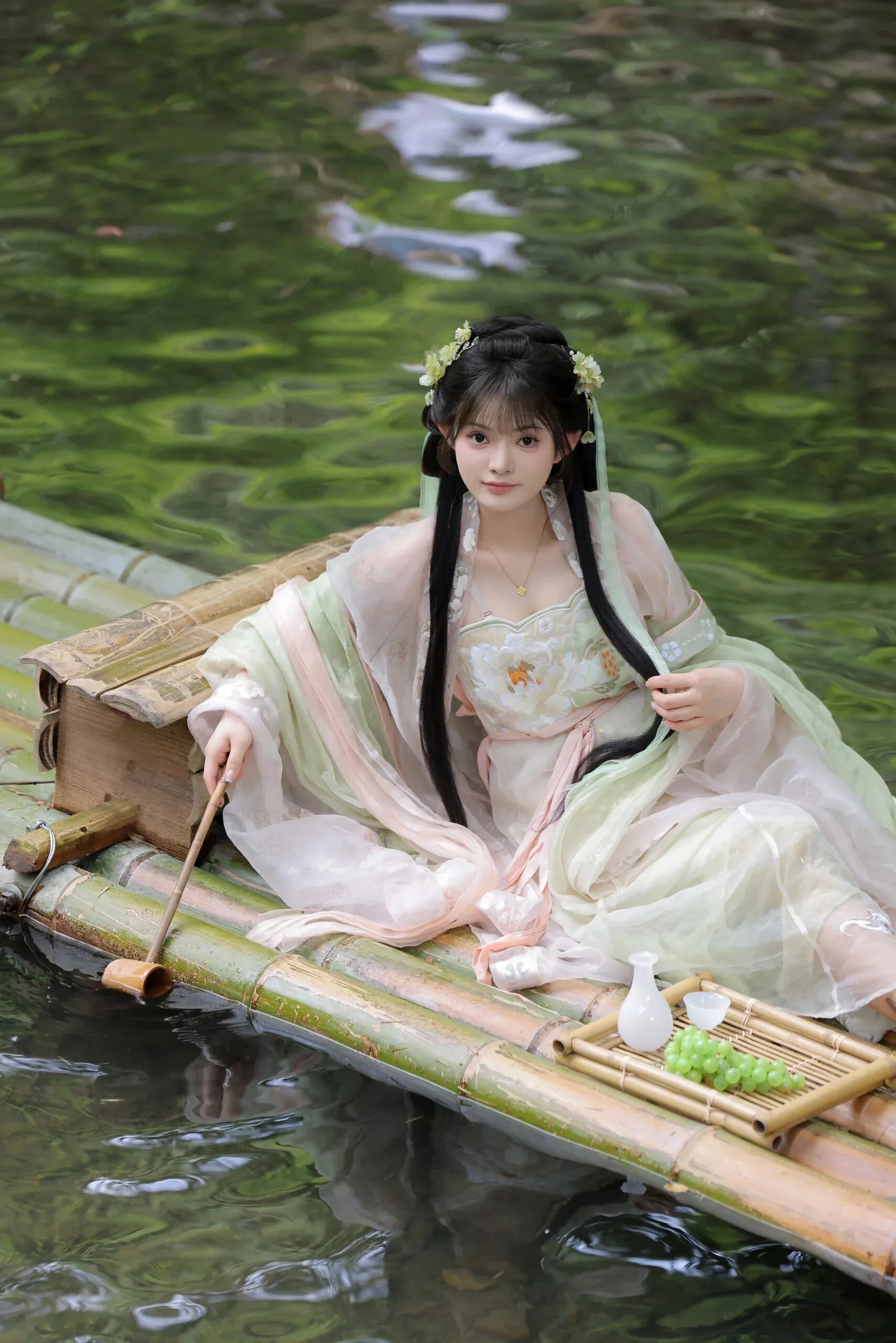 Spring and Autumn Elegance in Hanfu Hooded Robes Spring and Autumn Elegance in Hanfu Hooded Robes