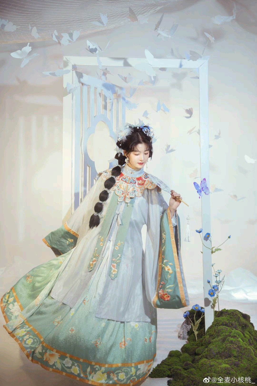 Ethereal Dreams in Original Hanfu:The Smoke-like Allure of Traditional Chinese Clothing Ethereal Dreams in Original Hanfu:The Smoke-like Allure of Traditional Chinese Clothing