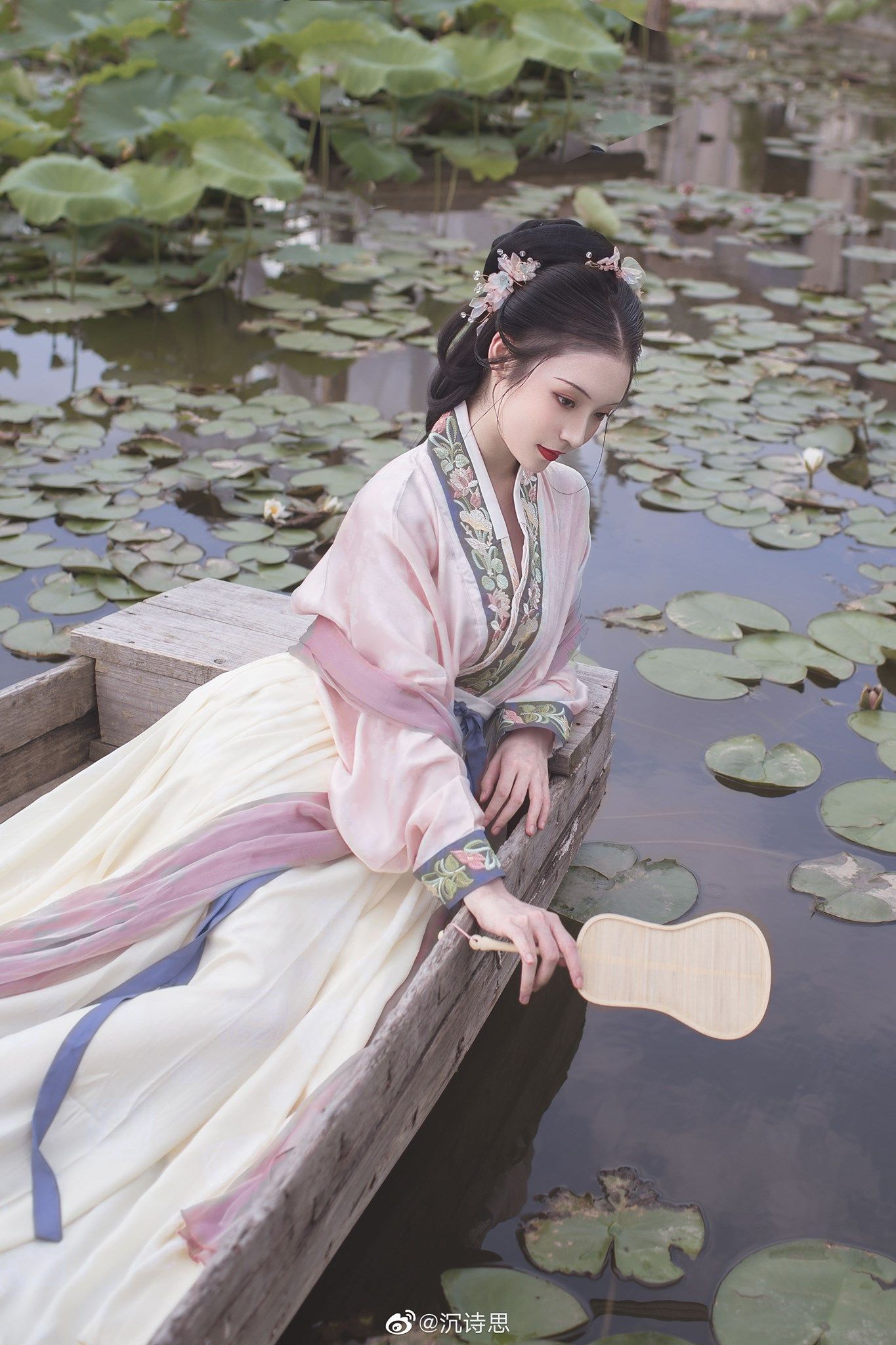 Flying Fish Childrens Hanfu:A Journey into Traditional Chinese童装 Flying Fish Childrens Hanfu:A Journey into Traditional Chinese童装