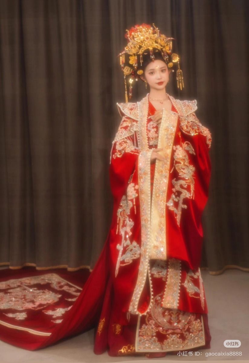 A Summer Tale of Little Girls Dress:Traditional Hanfu and Skirts in Modern Primary School