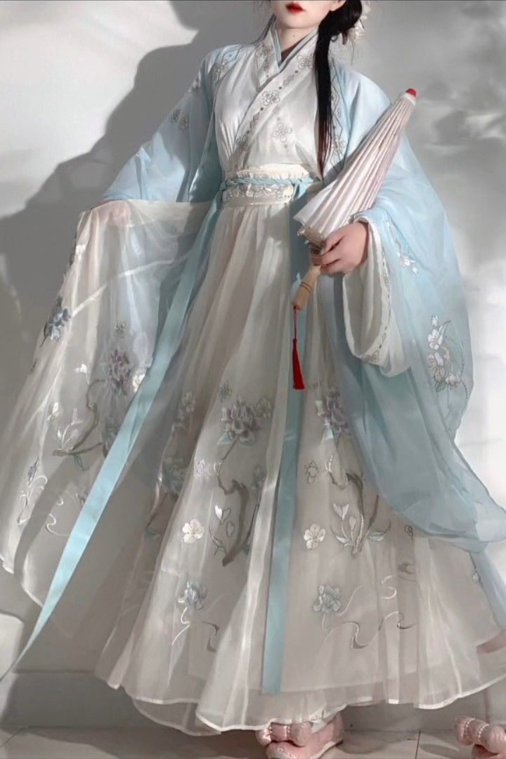 Childrens Traditional Chinese Hanfu Fashion:An Insight into Chinese Performing Apparel for Kids Childrens Traditional Chinese Hanfu Fashion:An Insight into Chinese Performing Apparel for Kids