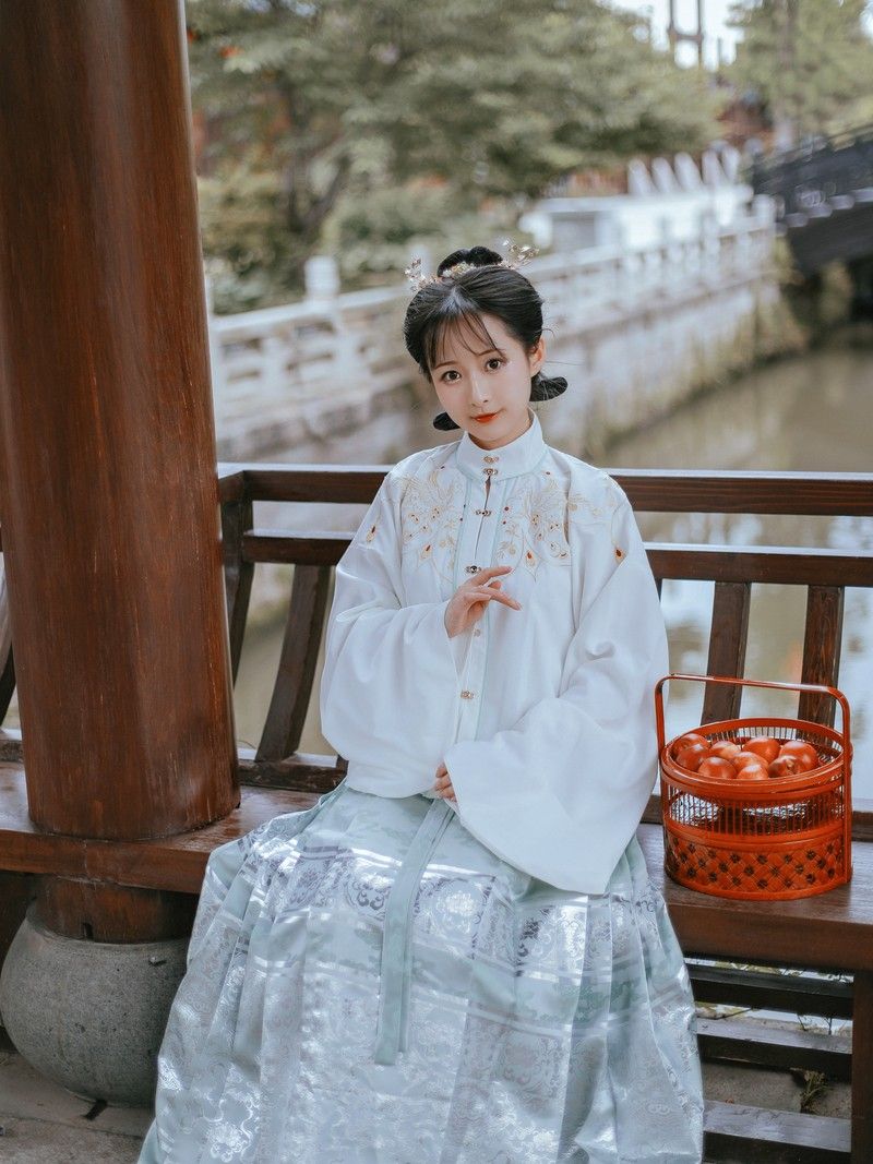 Huan Zizis Original Hanfu Fashion:A Blend of Ancient Tradition and Modern Creativity Huan Zizis Original Hanfu Fashion:A Blend of Ancient Tradition and Modern Creativity